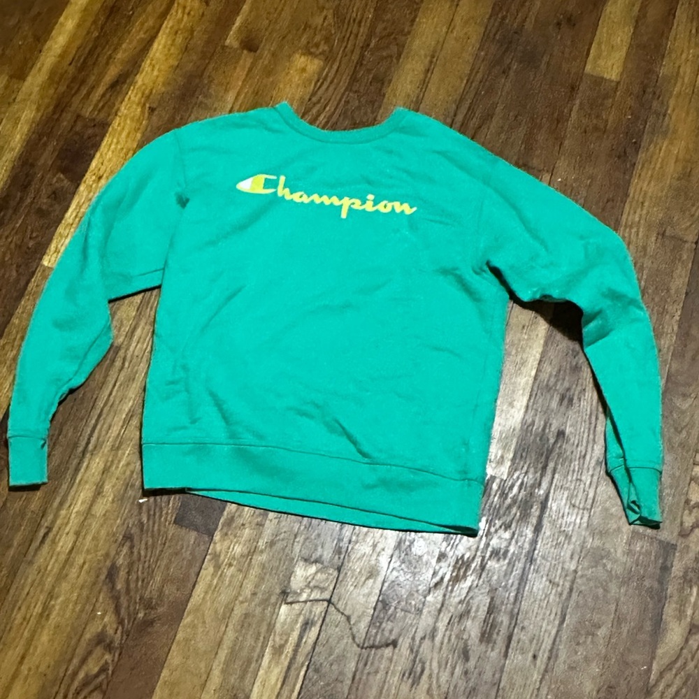 Champion l Green Sweater size medium